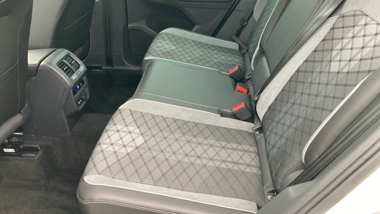 Volkswagen Tiguan 2.0 TDI R-Line 5dr DSG Diesel Estate